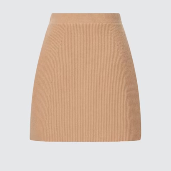 Uniqlo Premium Lambswool Mini Skirt - Picture 4 of 8